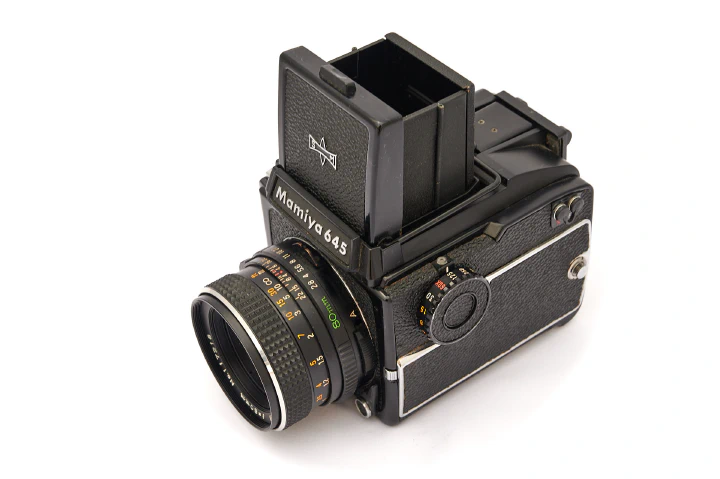 A photo of the Mamiya M645 1000S with waist-level finder.